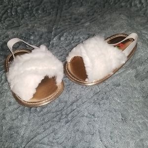 Kidgets fuzzy sandals